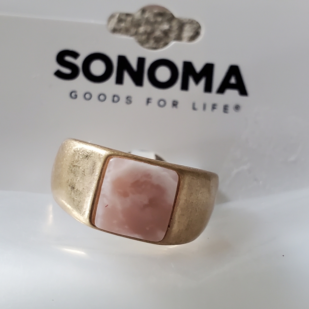 Rose quartz ring